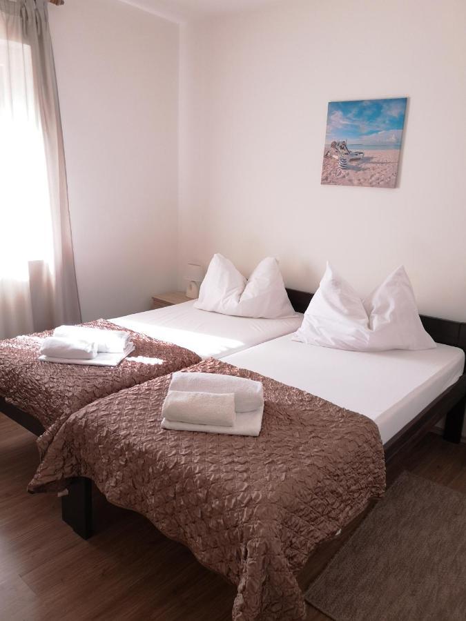 Dva Dukata Bed and Breakfast Biograd Na Moru Habitación foto