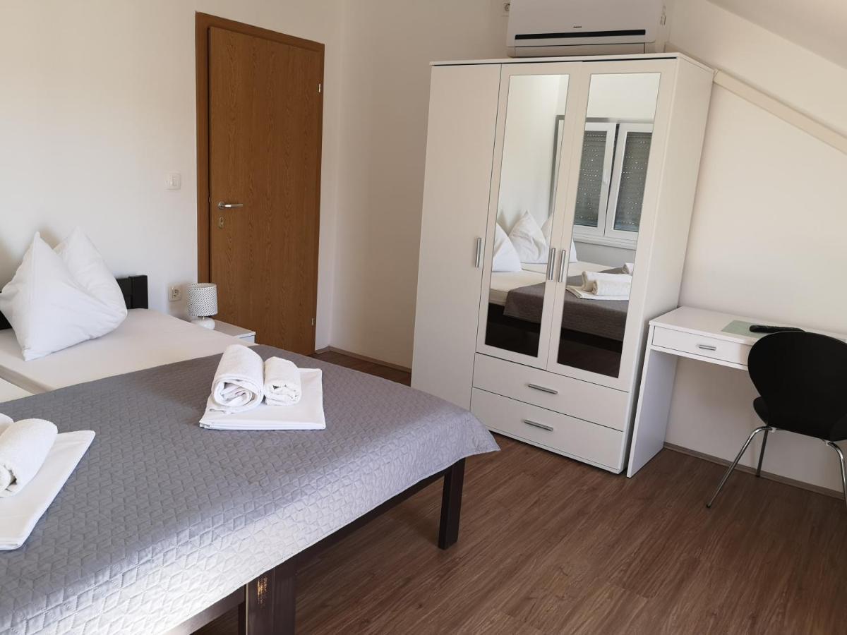 Dva Dukata Bed and Breakfast Biograd Na Moru Habitación foto
